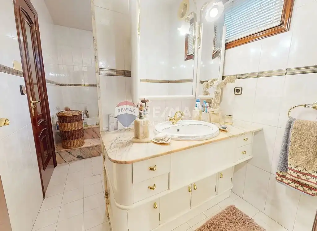 Baño de Casa o chalet en venta en Vigo  con Calefacción, Jardín privado y Parquet