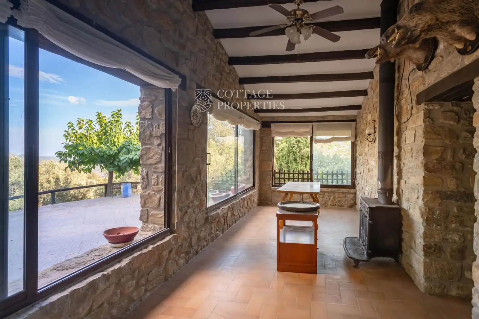 Terraza de Finca rústica en venta en Sant Miquel de Campmajor con Calefacción y Piscina