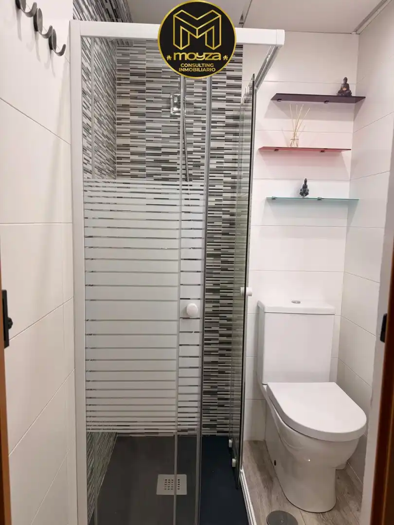 Bathroom of Flat for rent in Jaén  with Air Conditioner and Heating