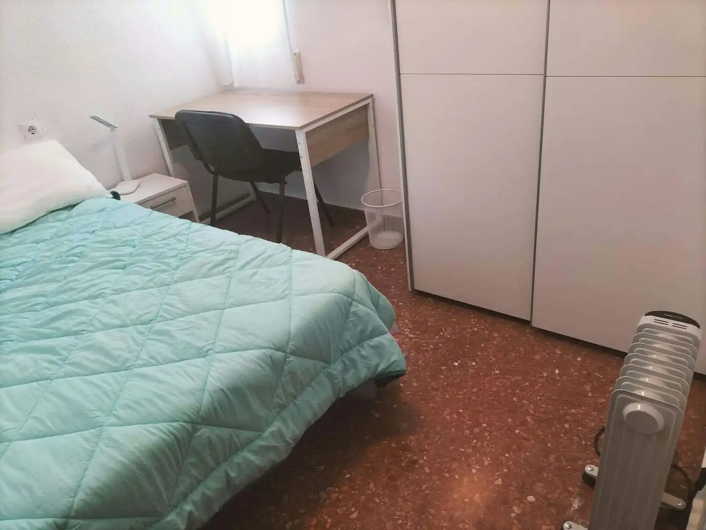 Bedroom of Flat for share in Valencia  with Furnished and Washing machine