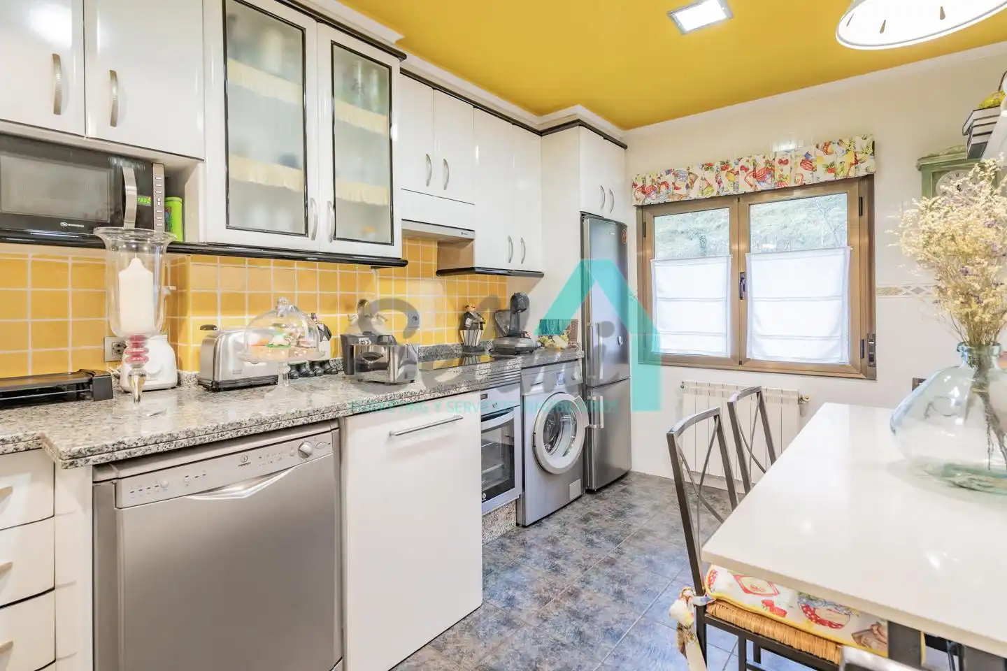 Cocina de Piso en venta en Mieres (Asturias) con Calefacción y Parquet