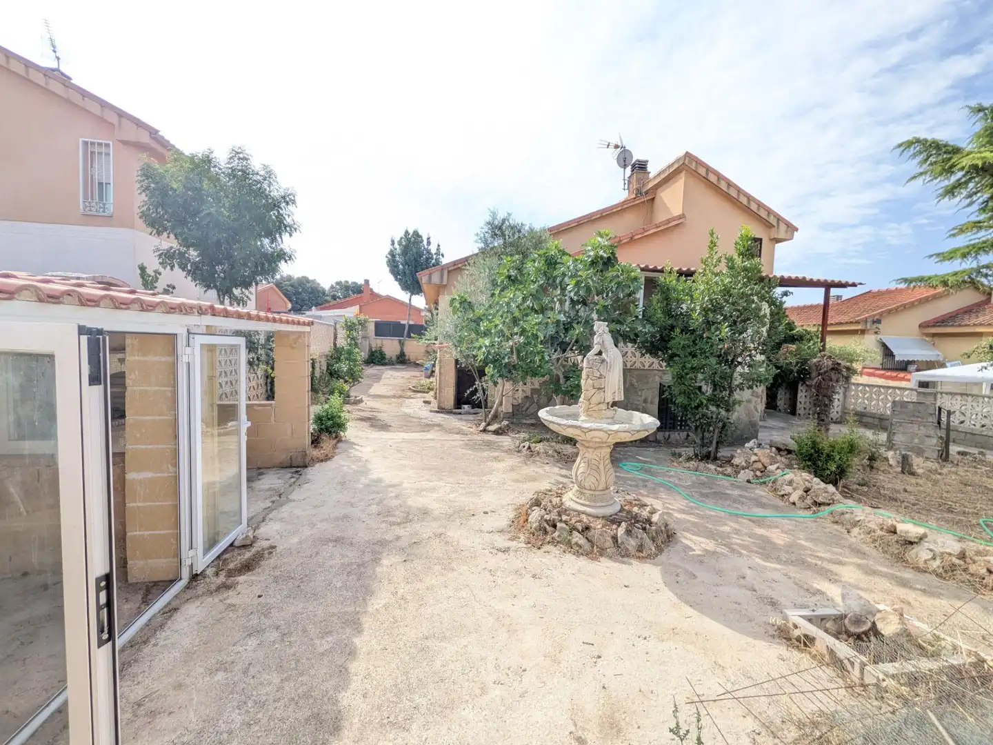Vista exterior de Casa o chalet en venta en Loranca de Tajuña con Calefacción y Jardín privado