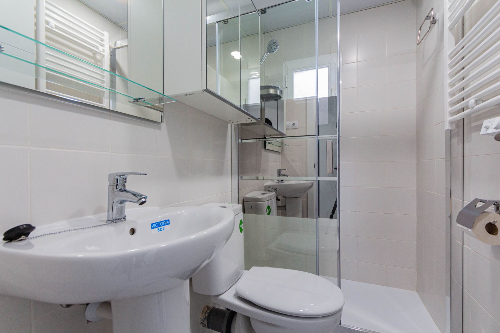 Bathroom of Flat to rent in Getafe  with Air Conditioner, Heating and Washing machine