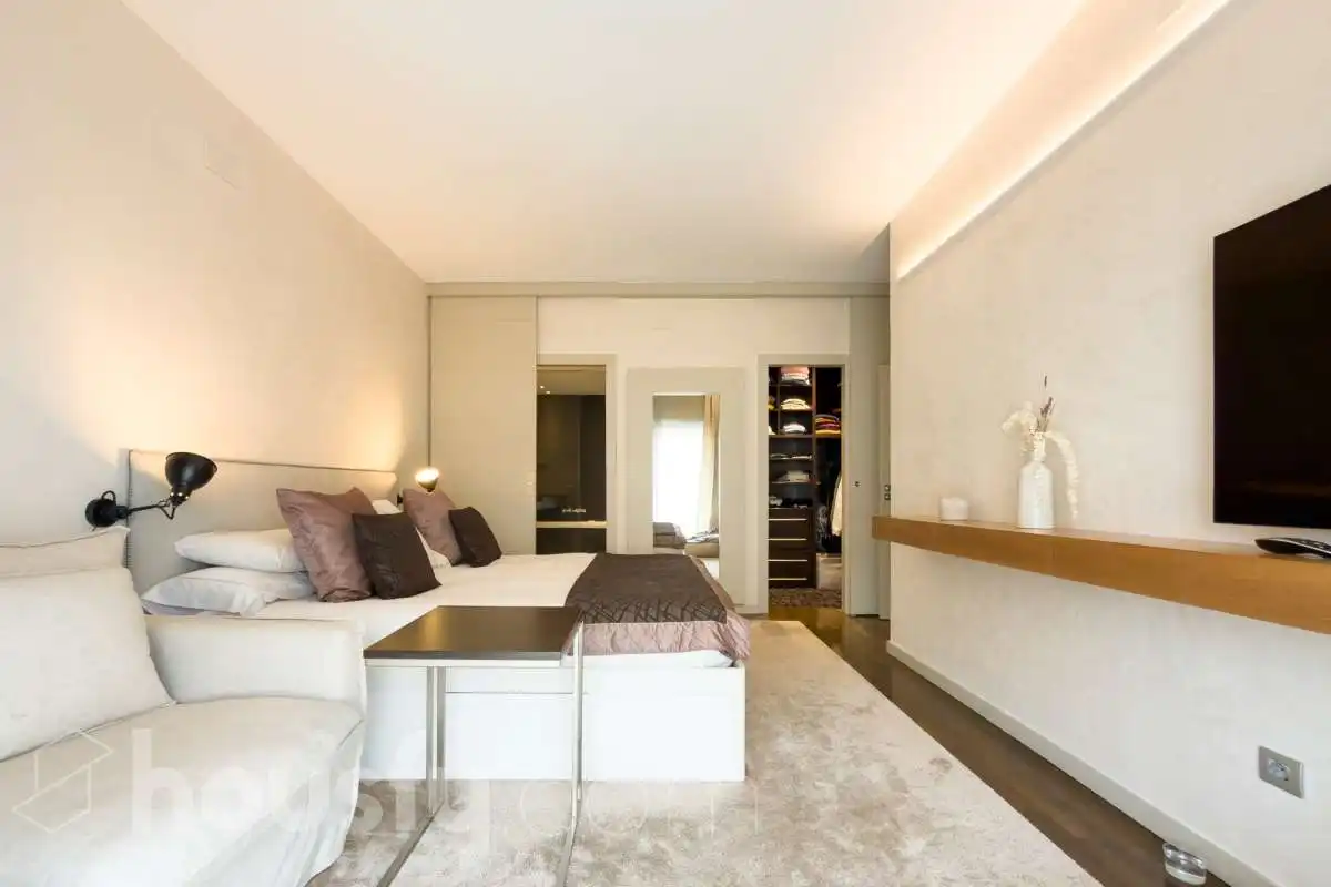 Habitación de Piso en venta en Barcelona con Aire acondicionado, Calefacción y Jardín privado