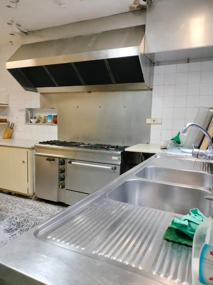 Cuina de Casa o xalet en venda en La Riera de Gaià amb Terrassa i Traster