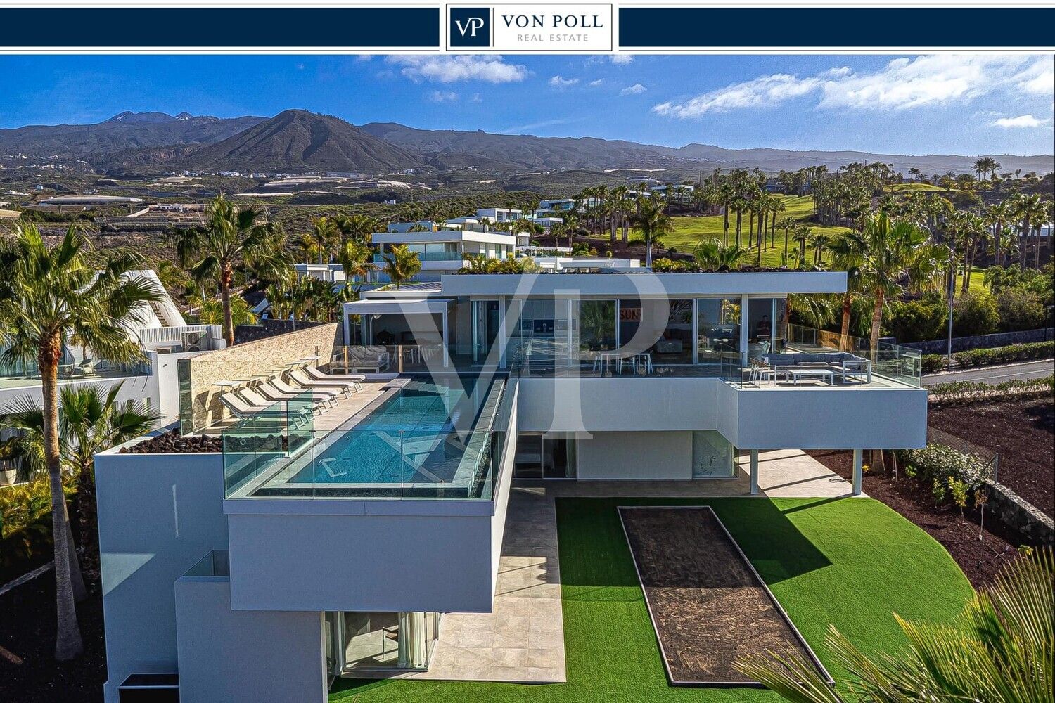 Vista exterior de Casa o xalet en venda en Guía de Isora amb Aire condicionat i Terrassa