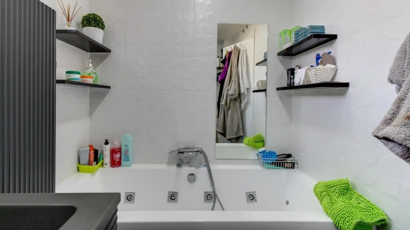 Badezimmer von Haus oder Chalet zum Verkauf in Villamayor mit Klimaanlage, Heizung und Privatgarten