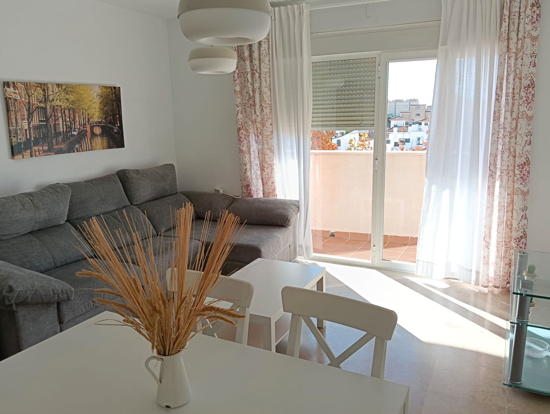 Habitación de Piso de alquiler en  Huelva Capital con Aire acondicionado, Calefacción y Terraza