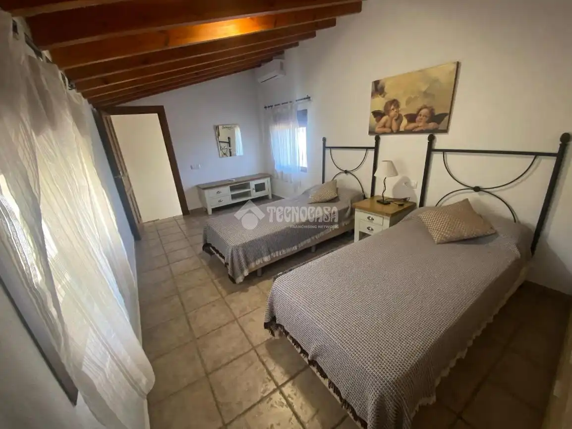 Dormitori de Finca rústica en venda en Bédar amb Aire condicionat, Jardí privat i Moblat
