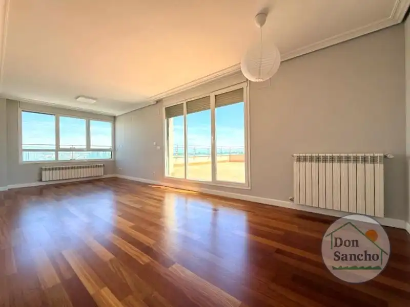 Living room of Attic for sale in Valladolid  with Air Conditioner, Heating and Terrace