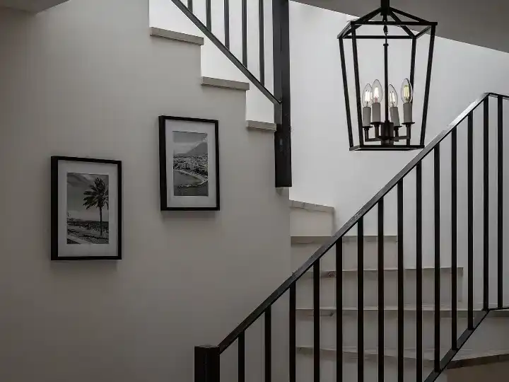 Wohnung zur Miete in Marbella mit Klimaanlage, Privatgarten und Parkett