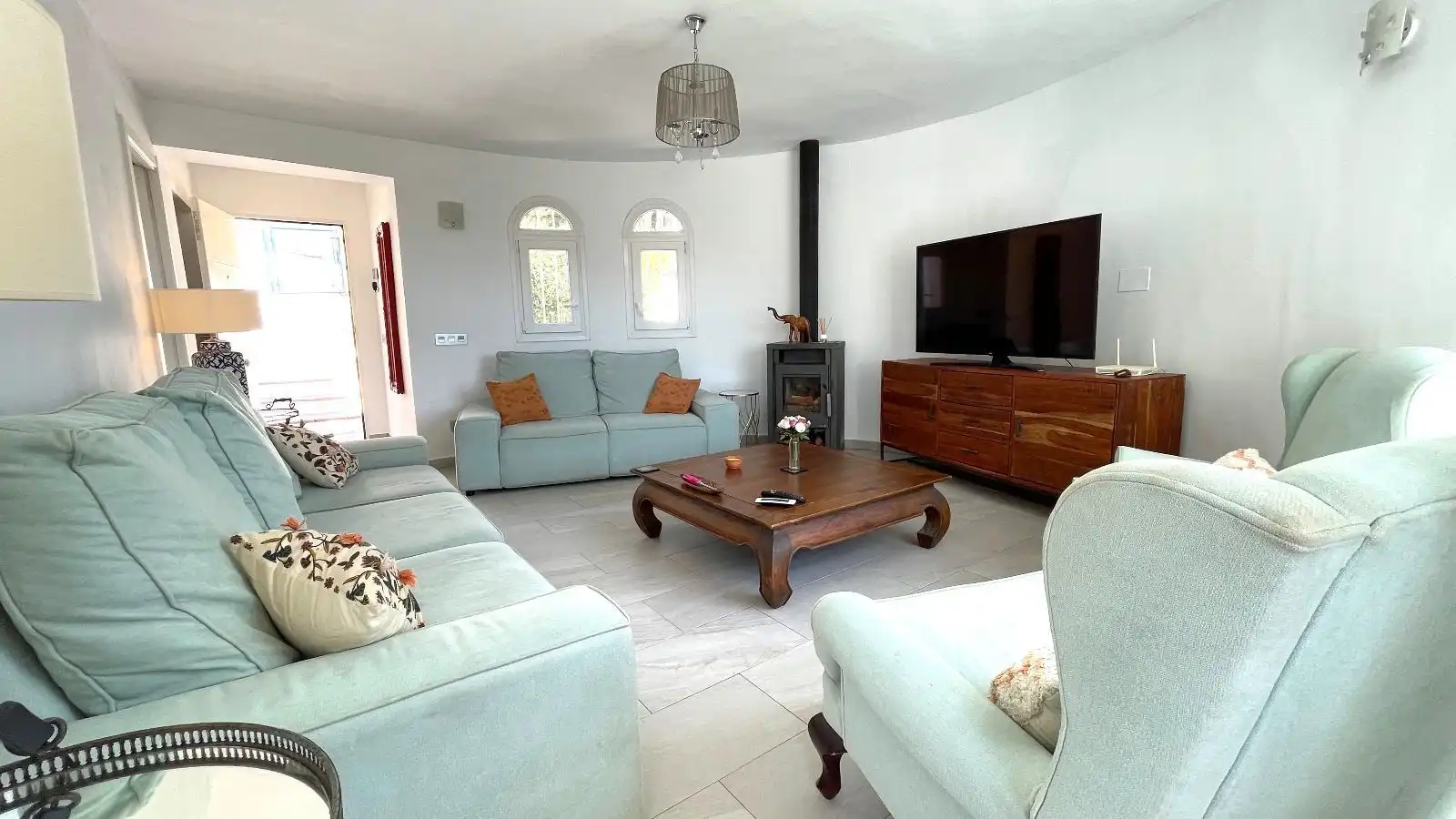 Sala de estar de Casa o chalet de alquiler en Estepona con Aire acondicionado, Terraza y Piscina