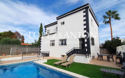 Exterior view of House or chalet for sale in L'Eliana  with Air Conditioner, Heating and Private garden