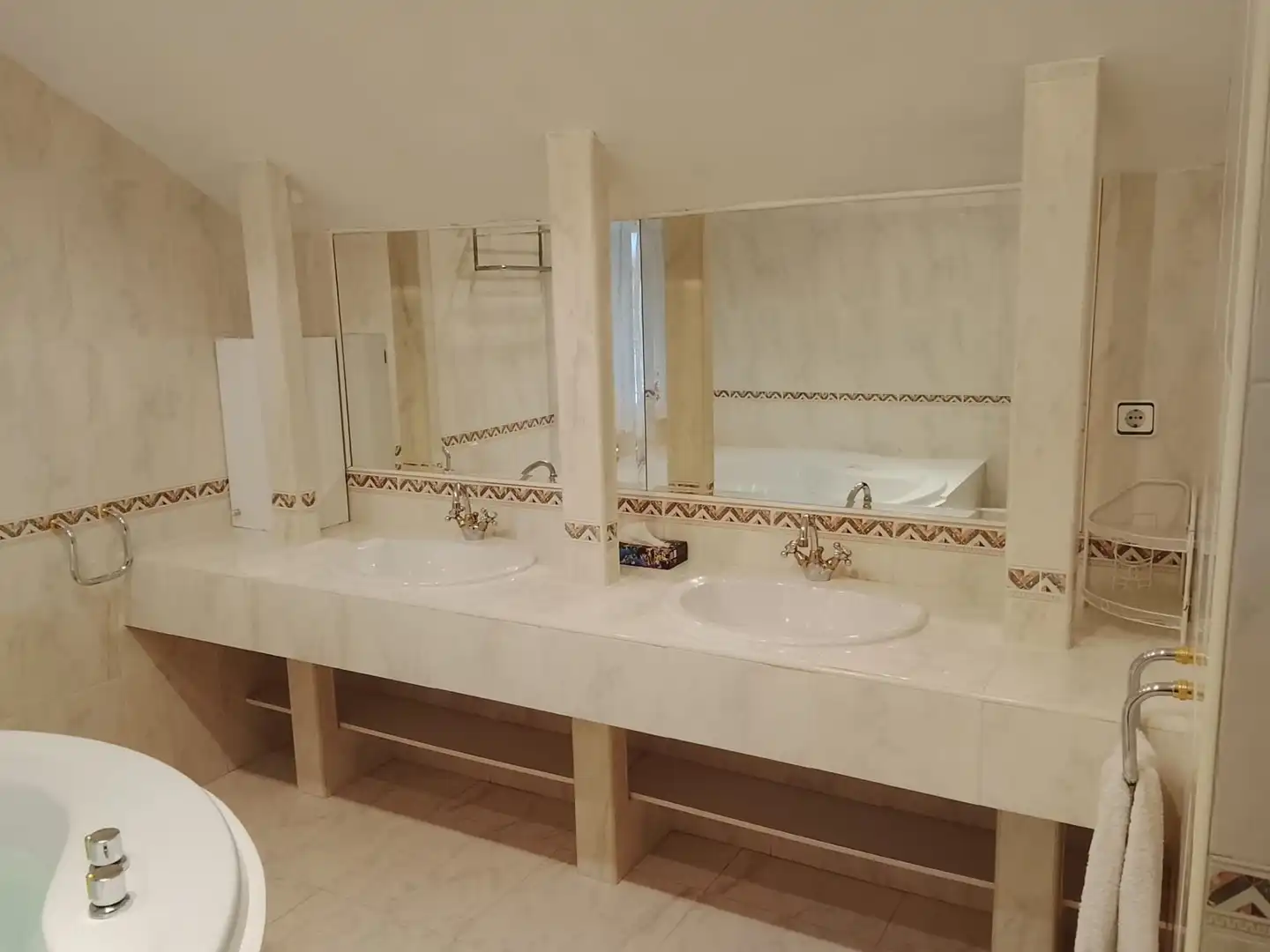 Badezimmer von Maisonette zum Verkauf in Valdemaqueda mit Heizung, Privatgarten und Terrasse