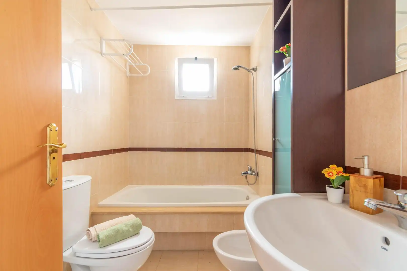 Baño de Piso en venta en Almería con Aire acondicionado, Terraza y Balcón