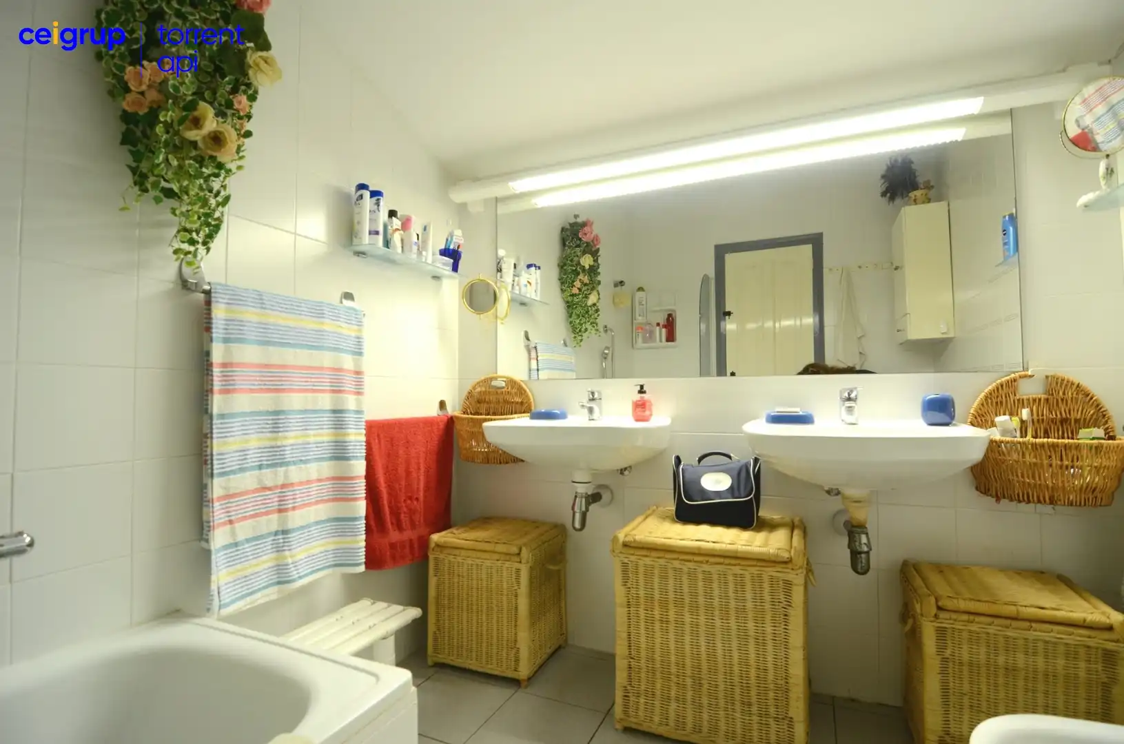 Baño de Ático en venta en L'Estartit con Aire acondicionado, Terraza y Amueblado