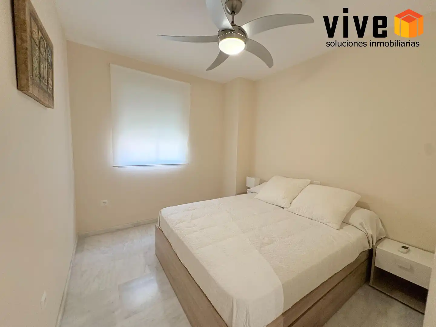 Dormitori de Casa adosada en venda en San Juan de Aznalfarache amb Aire condicionat, Calefacció i Piscina comunitària