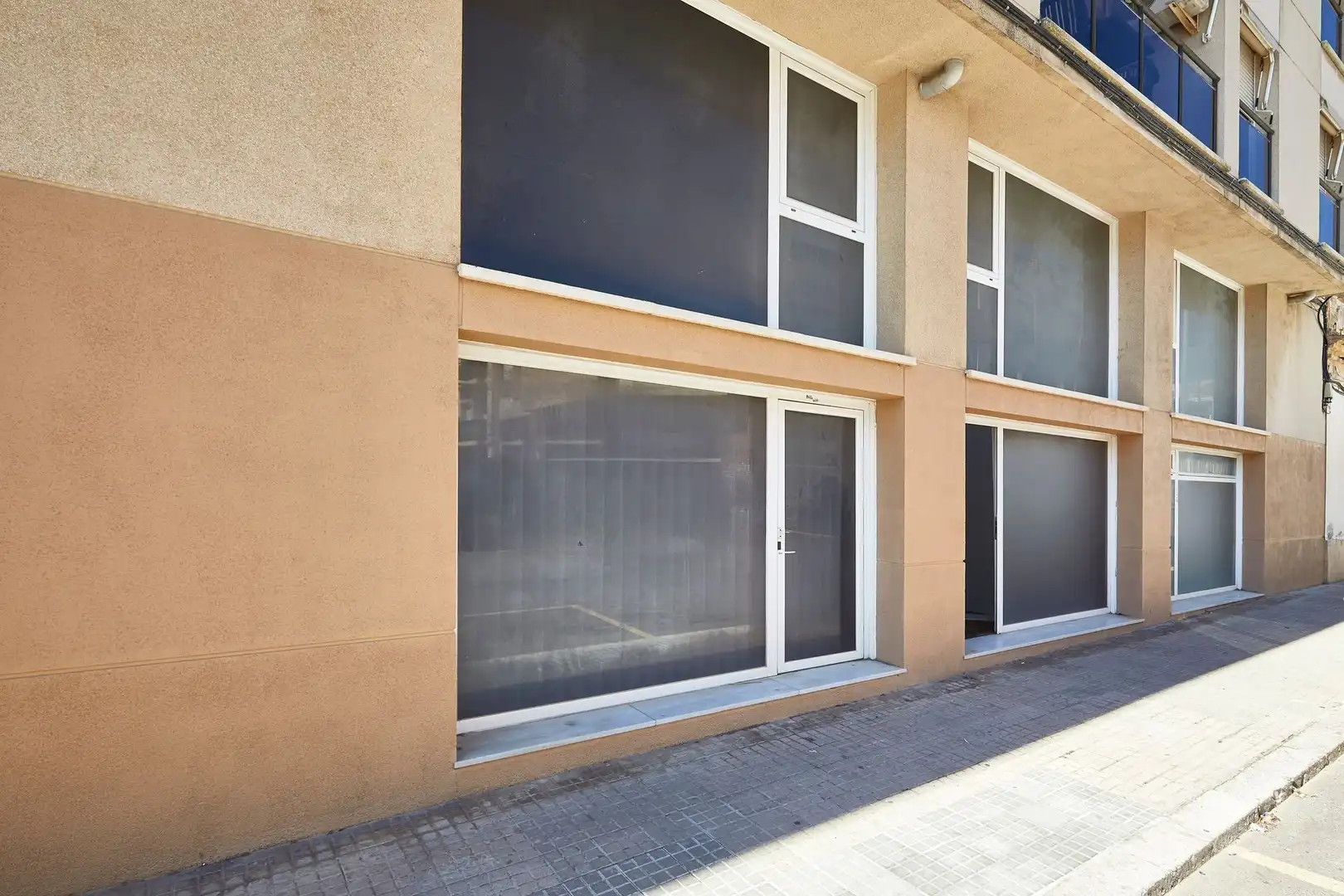 Vista exterior de Local en venta en Sant Pere de Ribes con Aire acondicionado