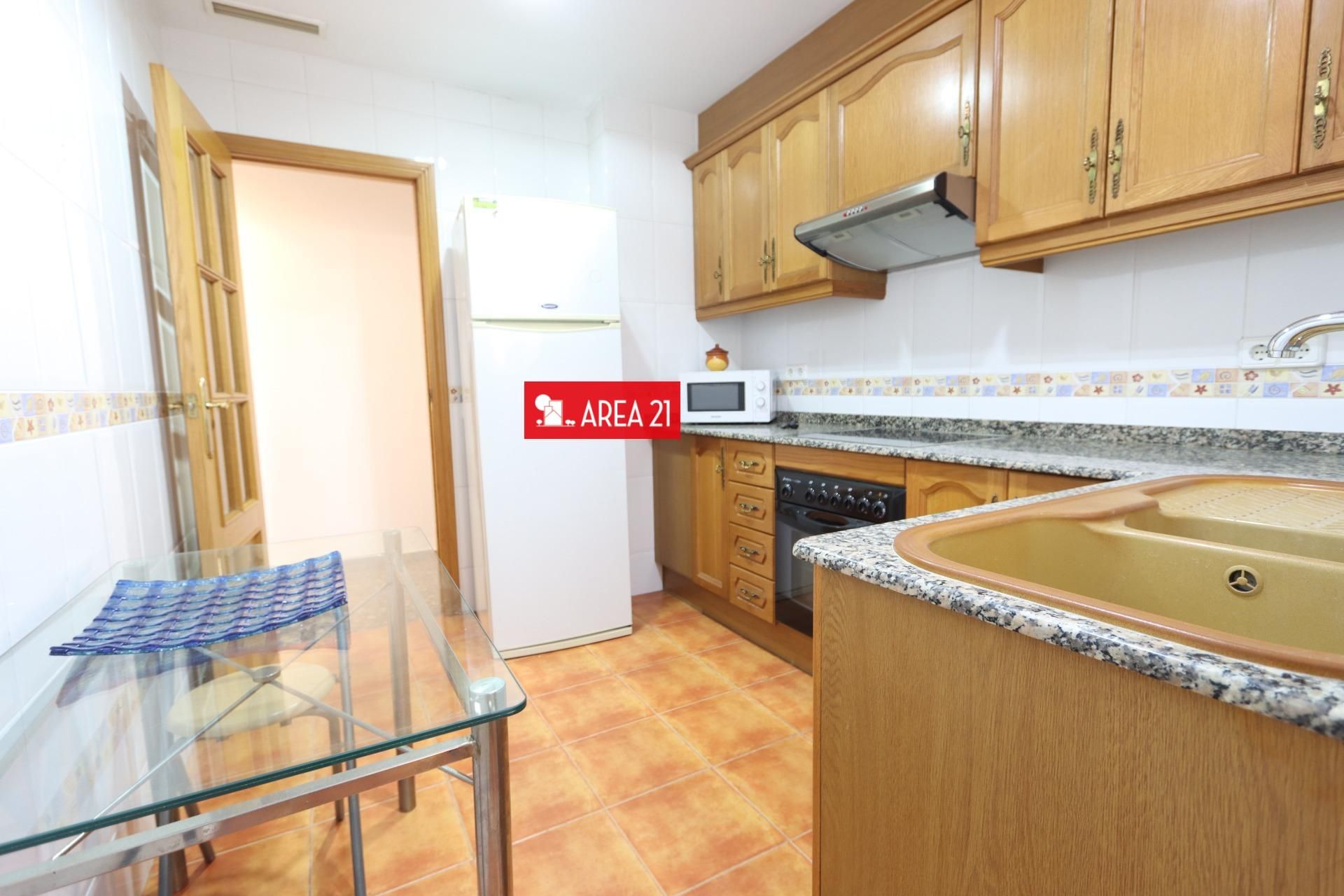 Cuina de Pis en venda en La Pobla de Vallbona amb Traster