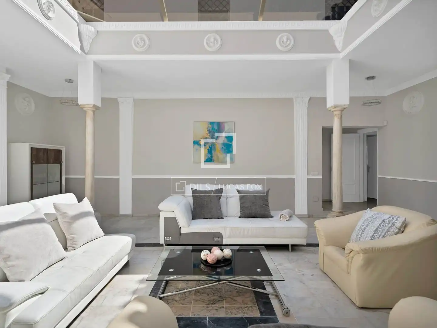 Sala de estar de Casa o chalet en venta en Marbella con Aire acondicionado, Calefacción y Jardín privado