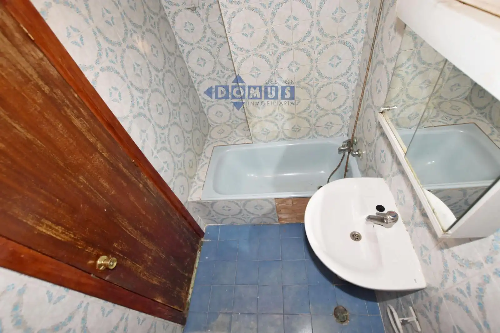 Bathroom of Flat for sale in Ronda  with Terrace and Storage room