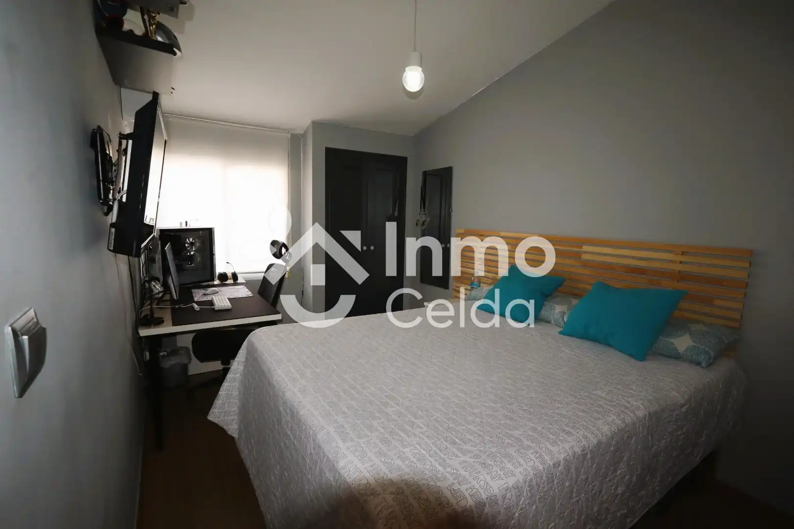 Habitación de Casa adosada en venta en Chiva con Aire acondicionado, Calefacción y Jardín privado