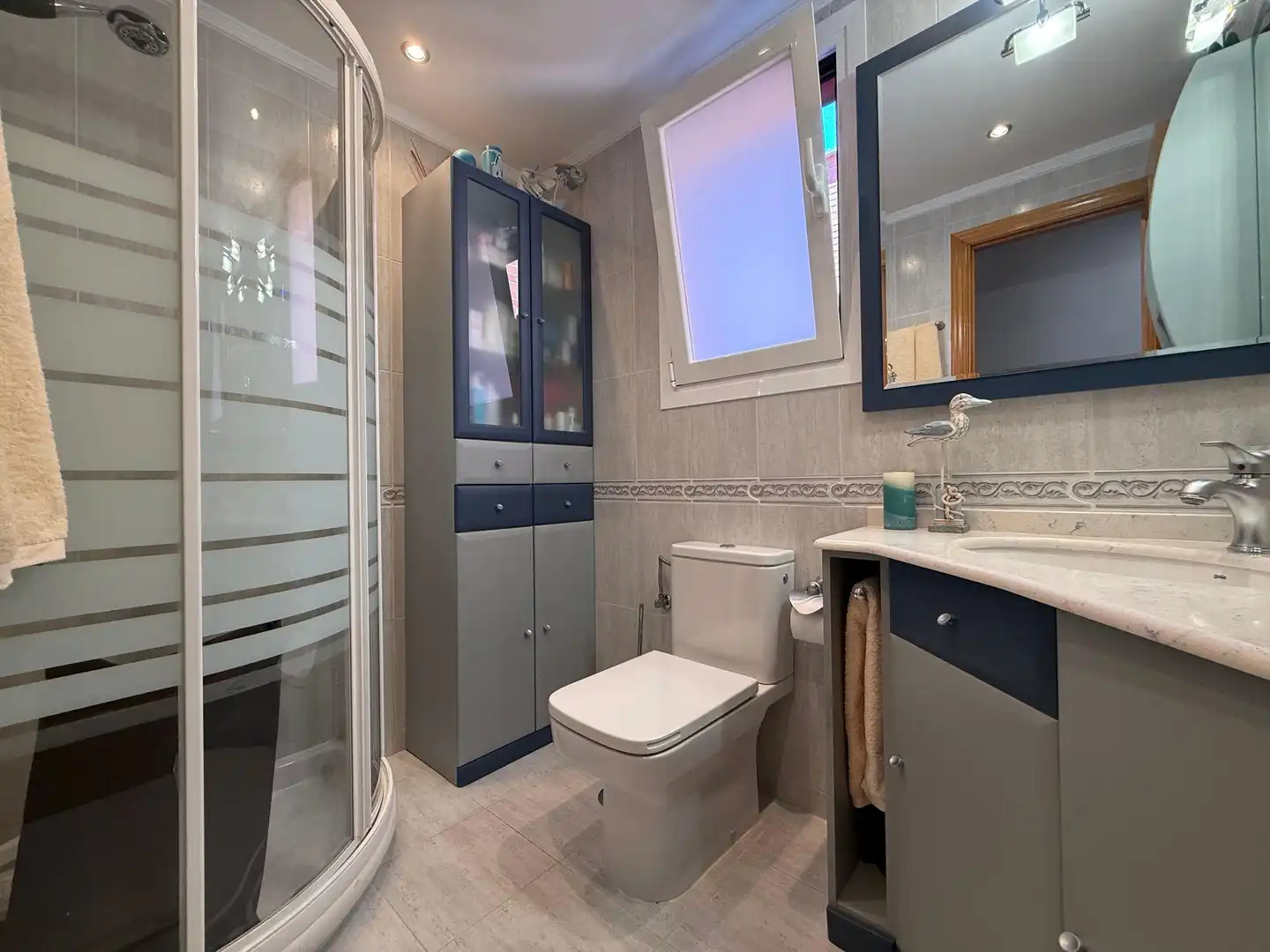 Baño de Piso en venta en Parla con Aire acondicionado y Calefacción