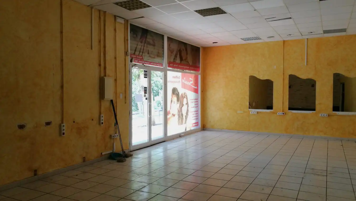 Locale commerciale in vendita a Carrer Major, 140, 17700, La Jonquera, Girona, imagen 3