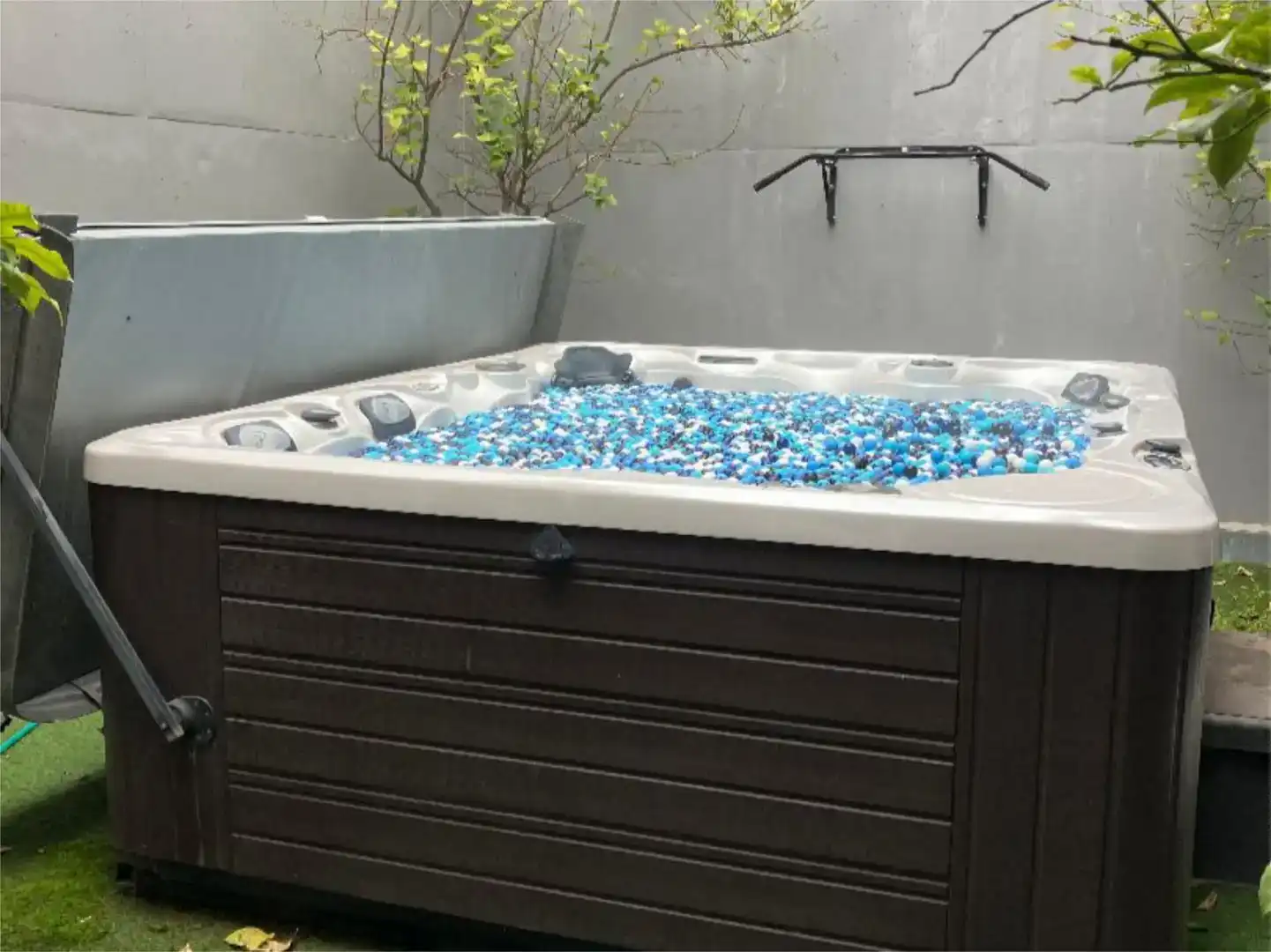 Piscina de Casa o xalet en venda en Huesca amb Aire condicionat, Jardí privat i Parquet