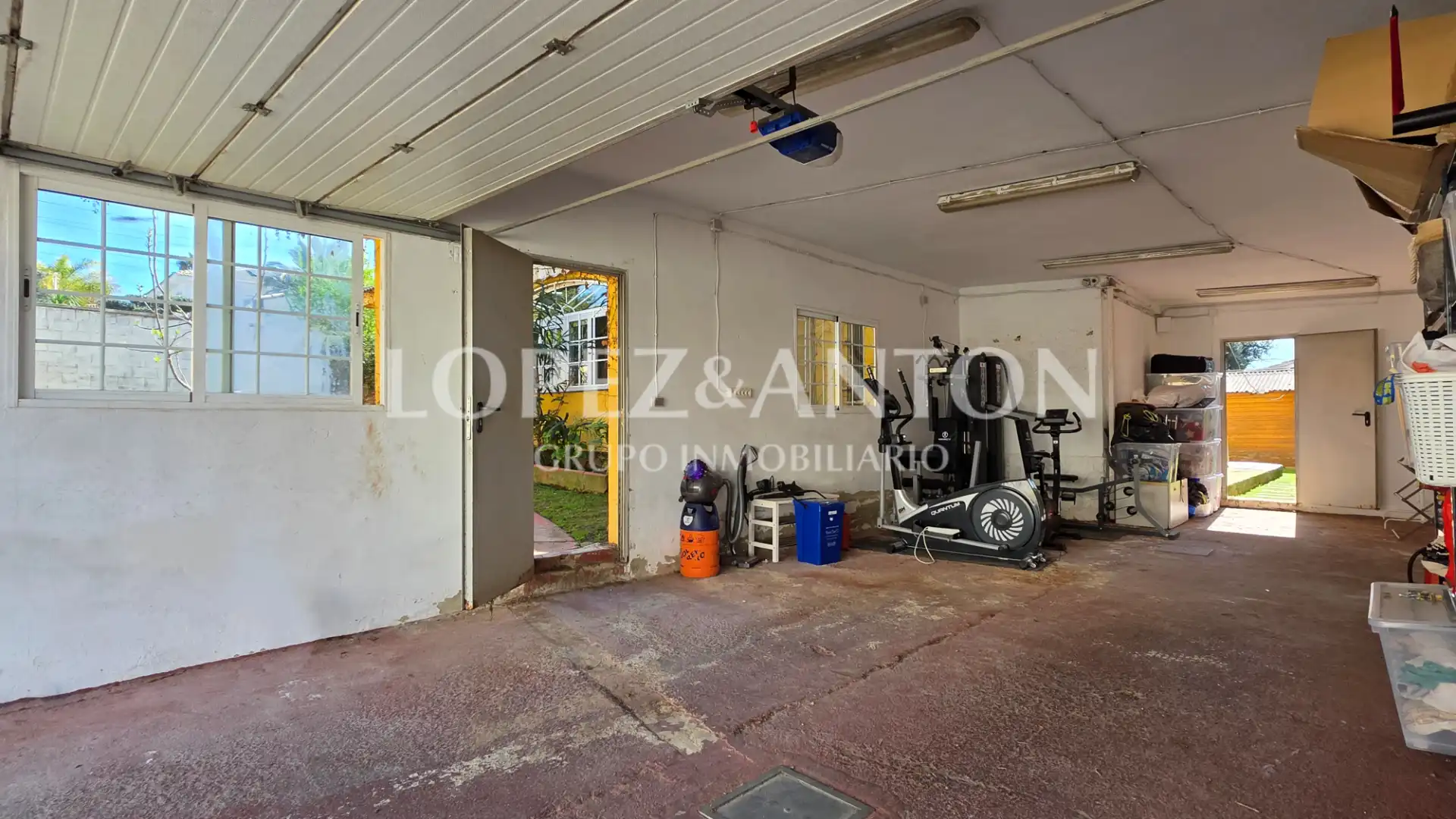 Houses for sale in L'Eliana  with Air Conditioner, Heating and Private garden