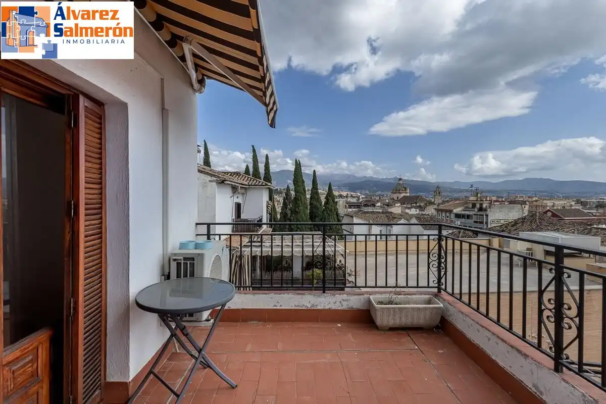 Außenansicht von Wohnung zum Verkauf in Granada mit Terrasse