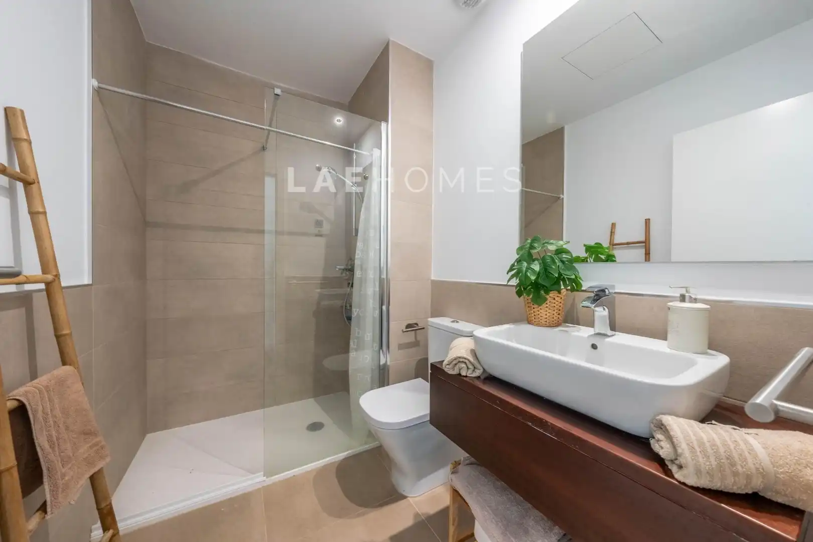 Baño de Casa adosada en venta en Manilva con Aire acondicionado, Terraza y Trastero