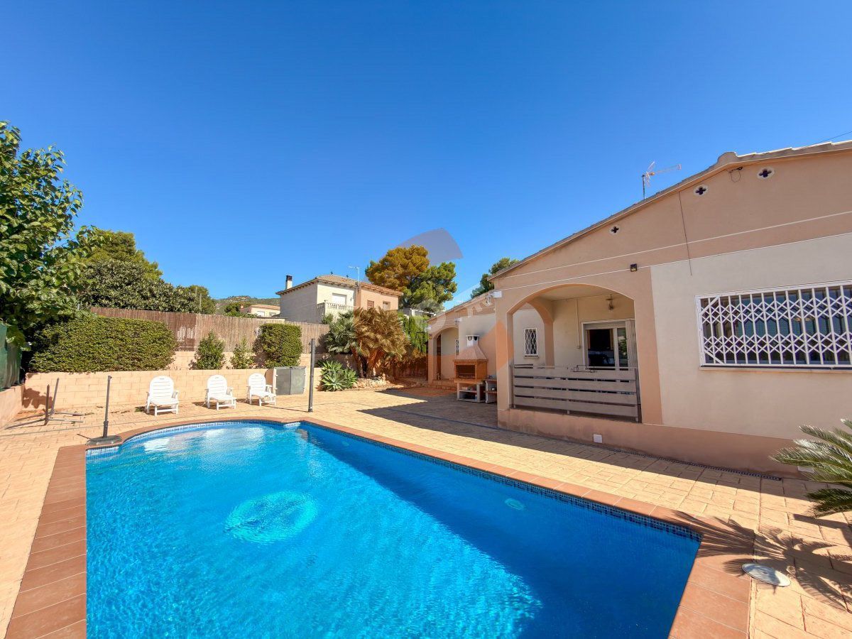 Vista exterior de Casa o xalet en venda en El Montmell amb Aire condicionat, Calefacció i Jardí privat