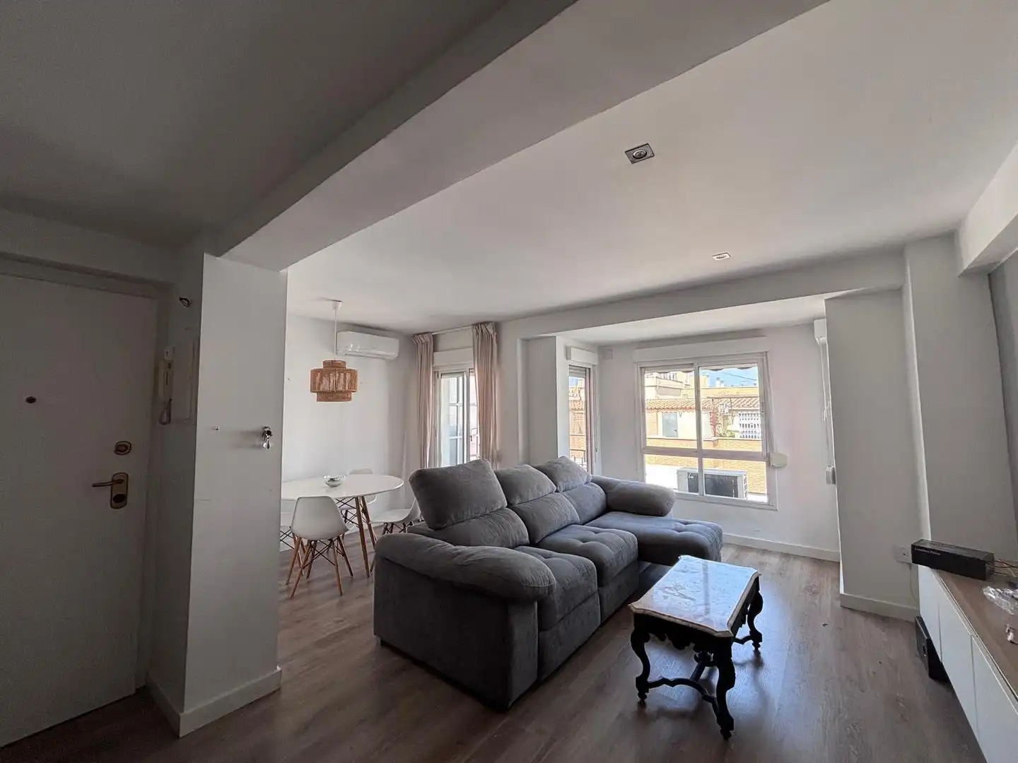 Living room of Flat for rent in Murcia  with Air Conditioner, Heating and Furnished