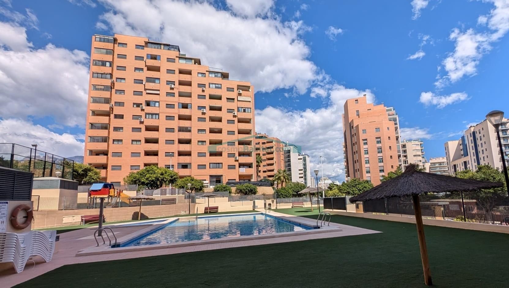 Vista exterior de Apartament en venda en Villajoyosa / La Vila Joiosa amb Aire condicionat, Calefacció i Jardí privat