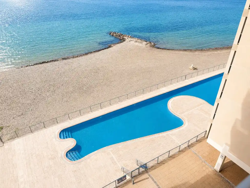 Piscina de Apartament en venda en La Manga del Mar Menor amb Aire condicionat, Calefacció i Terrassa