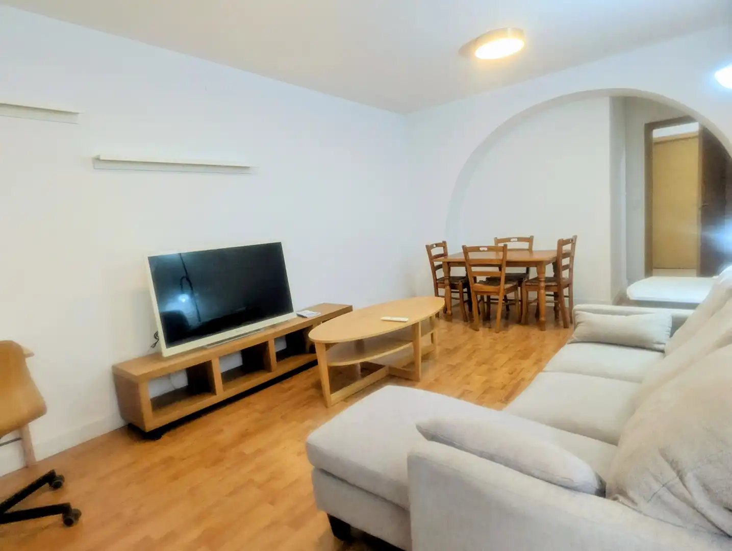 Sala d'estar de Pis en venda en Jerez de la Frontera amb Aire condicionat i Moblat
