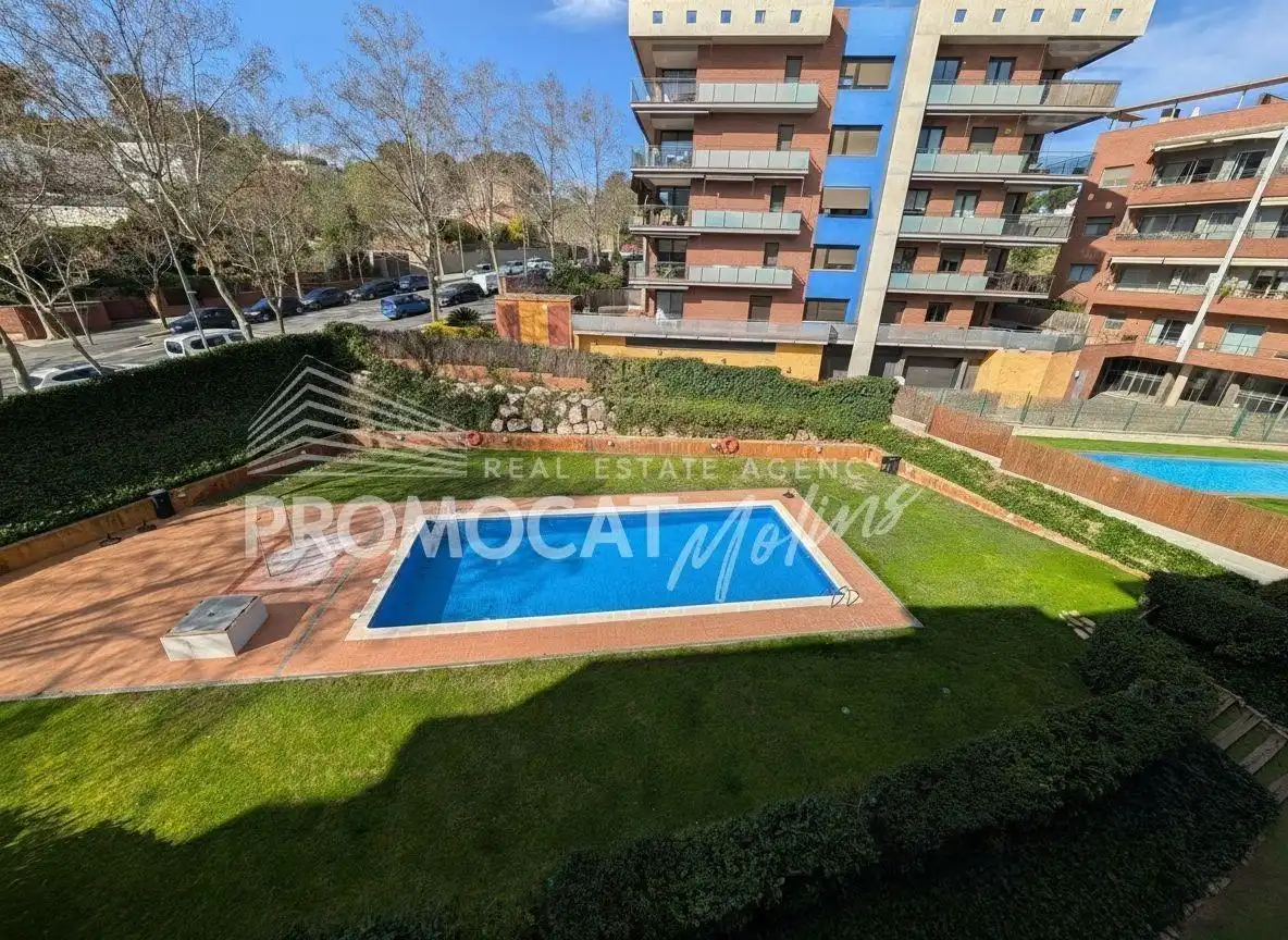 Piscina de Piso en venta en Molins de Rei con Aire acondicionado, Trastero y Piscina comunitaria