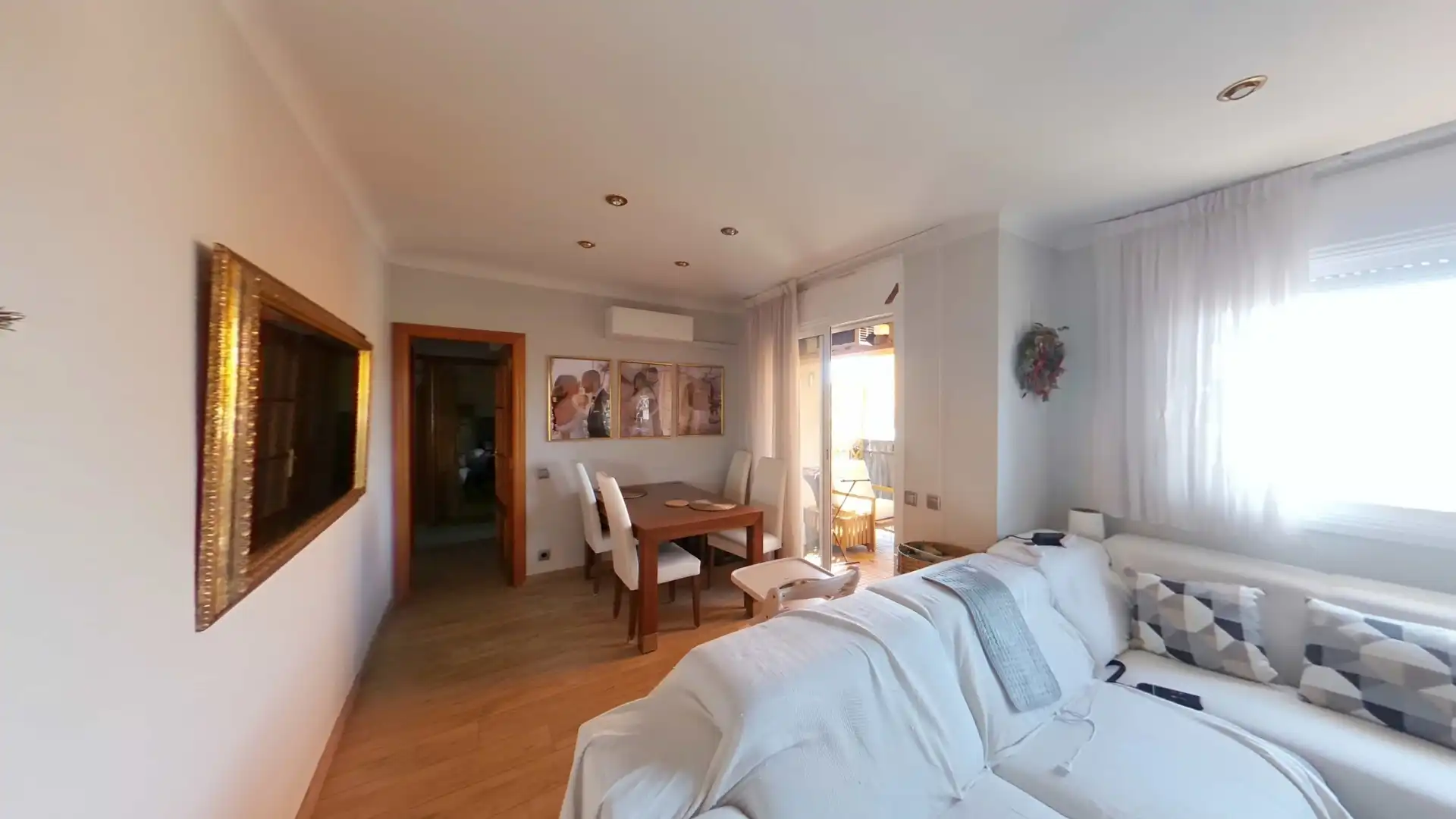 Sala d'estar de Àtic en venda en Sabadell amb Aire condicionat, Parquet i Balcó