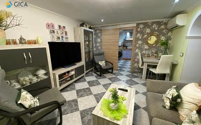 Living room of Flat for sale in  Cádiz Capital  with Air Conditioner