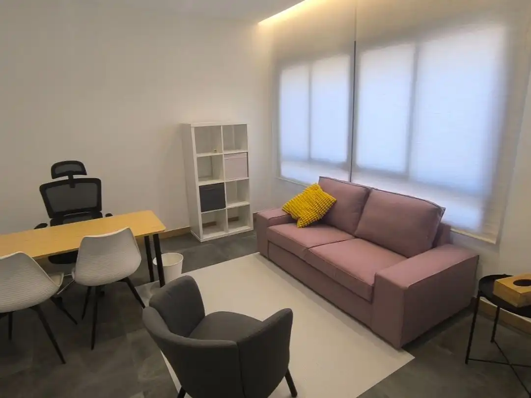 Sala de estar de Local de alquiler en  Madrid Capital con Aire acondicionado, Calefacción y Amueblado