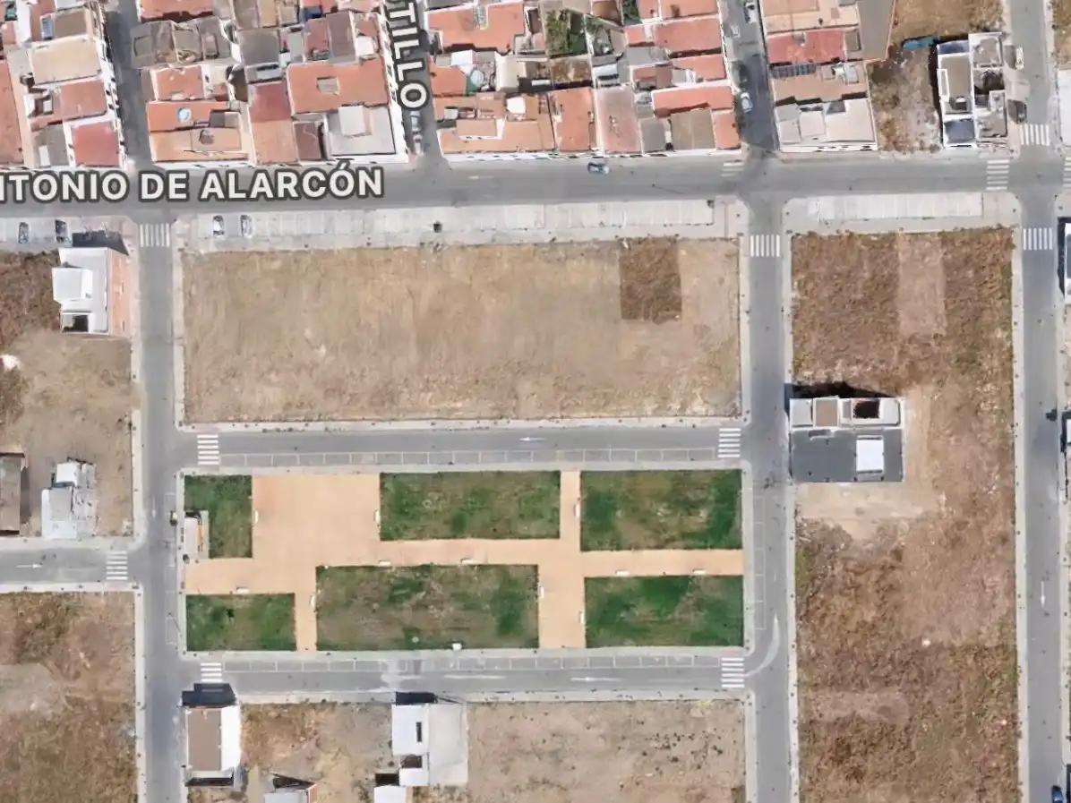 Terreno residenziale in vendita a Calle Pedro Antonio de Alarcón 160