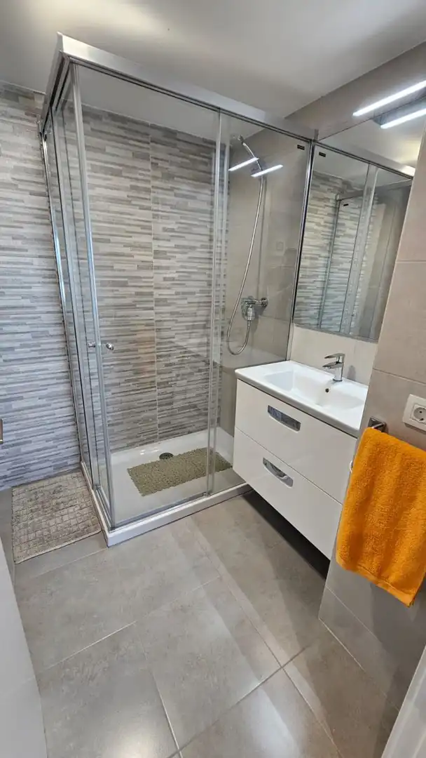 Bathroom of Apartments for rent in Torrent  with Air Conditioner, Heating and Parquet flooring