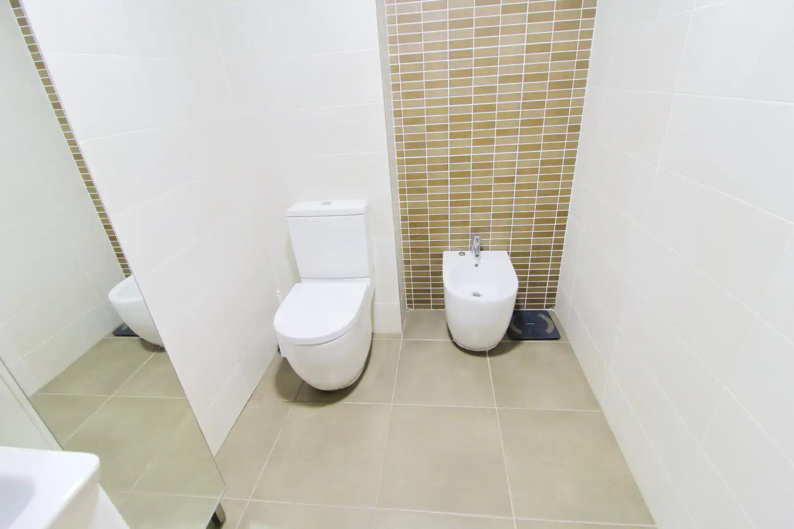 Bathroom of Flat for sale in Valencia  with Air Conditioner, Parquet flooring and Balcony