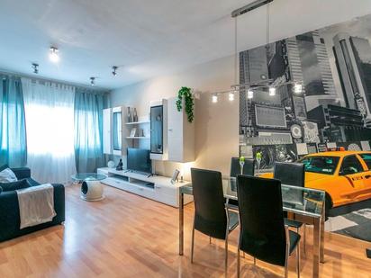 Sala d'estar de Pis en venda en Sabadell amb Aire condicionat, Calefacció i Parquet