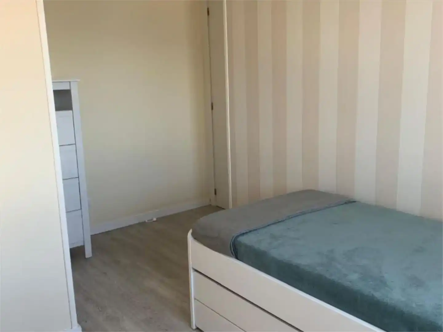 Schlafzimmer von Wohnung zur Miete in  Madrid Capital mit Klimaanlage, Schwimmbad und Balkon