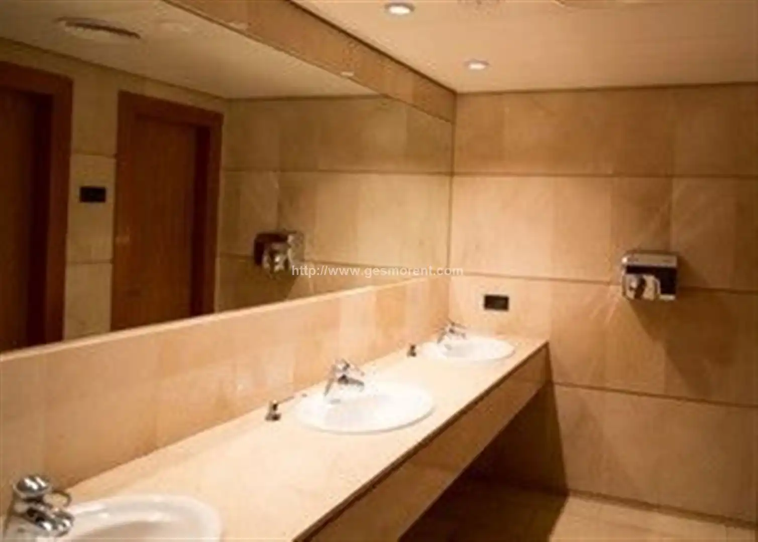 Baño de Oficina de alquiler en  Palma de Mallorca con Calefacción, Terraza y Amueblado