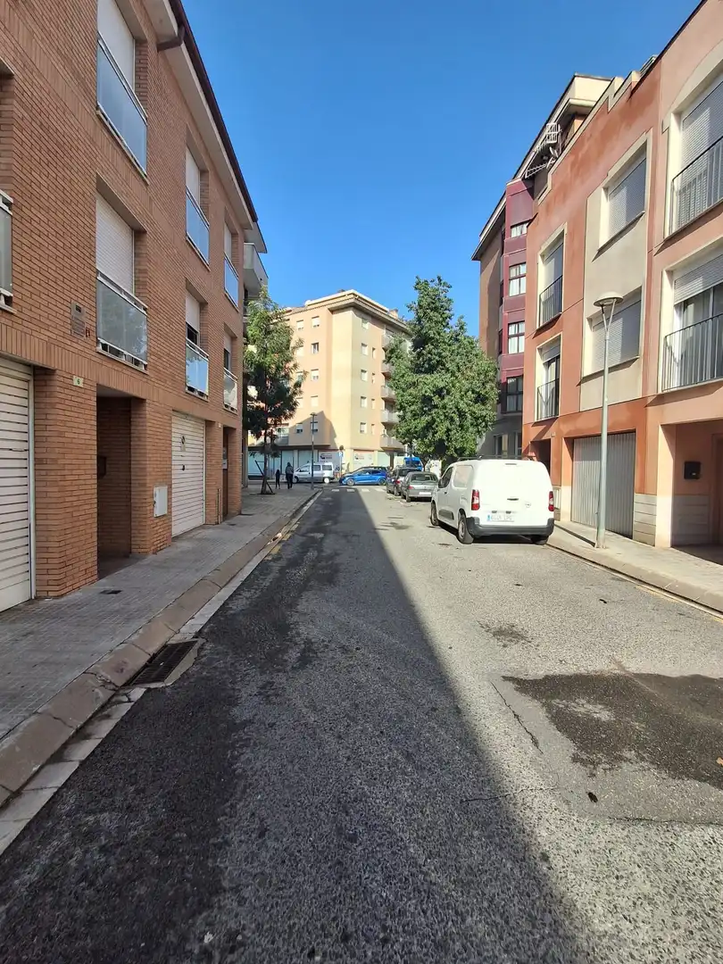 Vista exterior de Casa adosada en venda en Tortosa amb Aire condicionat, Calefacció i Jardí privat