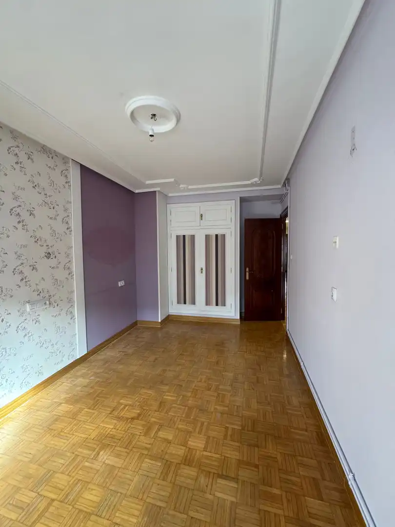 Bedroom of Flat for rent in Gijón   with Heating and Parquet flooring