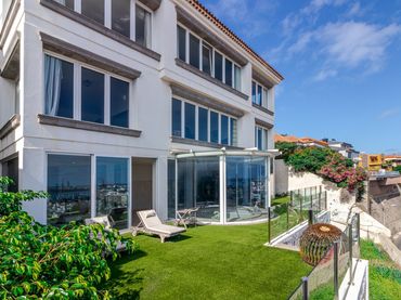 Chalet con piscina en venta en Calle MANUEL DE LEON FALCON